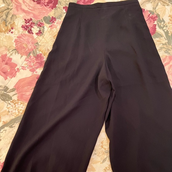 Babaton - Picture 6 of 6